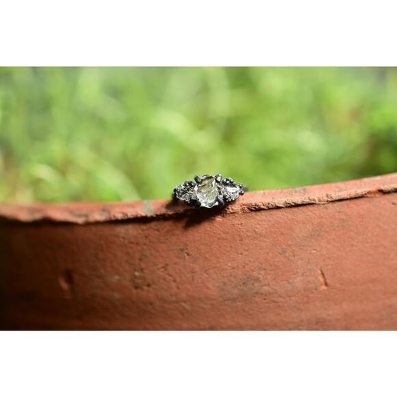 alternative raw diamond engagement rings, raw crystal size 4 5 6 7 8 8 9 10 11 - Picture 2 of 7